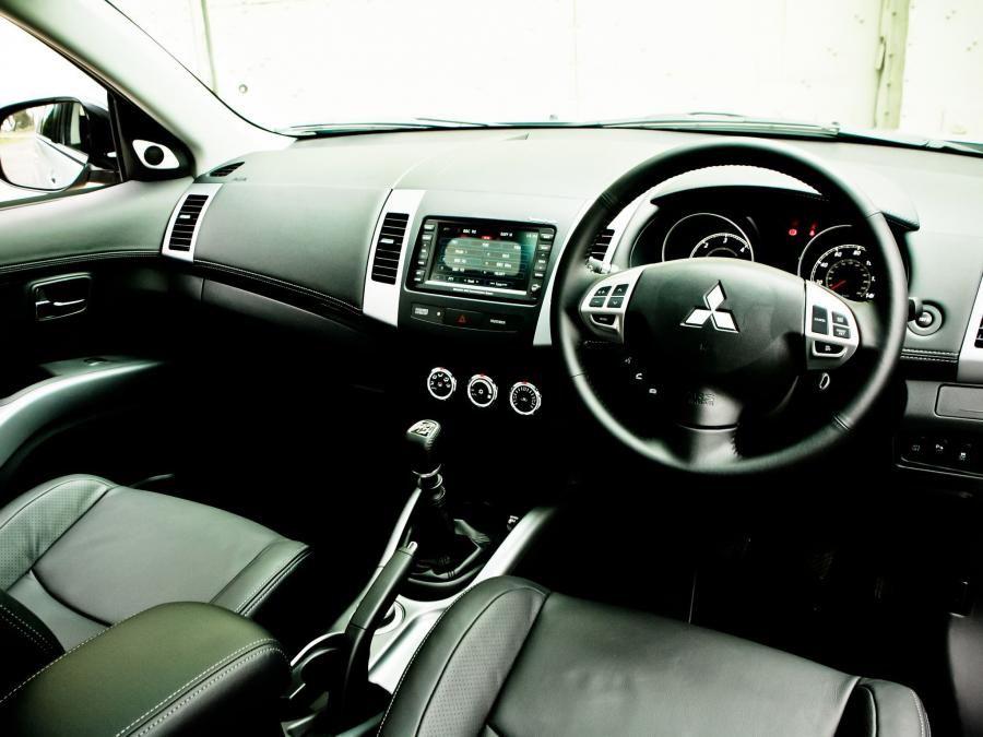  Mitsubishi Outlander 2009 года  (UK) (фото 3 из 5)